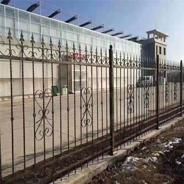 铁艺护栏_阳台别墅铁艺围墙_方管围墙护栏_庭院铁艺围墙厂家定制