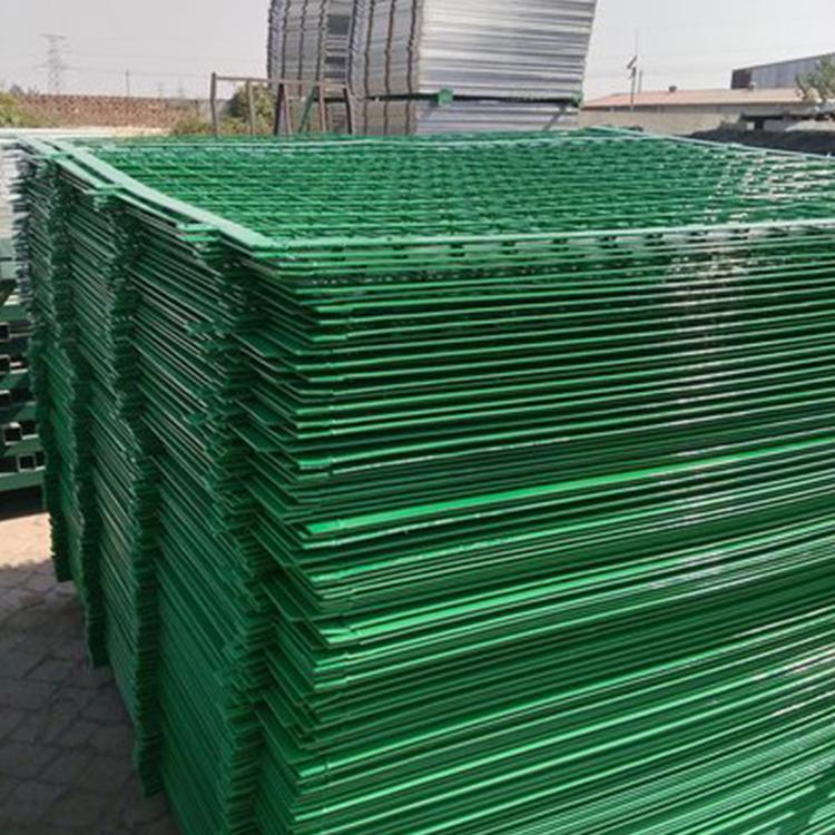 云南昆明 铁路公路安全防护框架护栏 绿色铁丝包塑框架护栏网批发 量大从优
