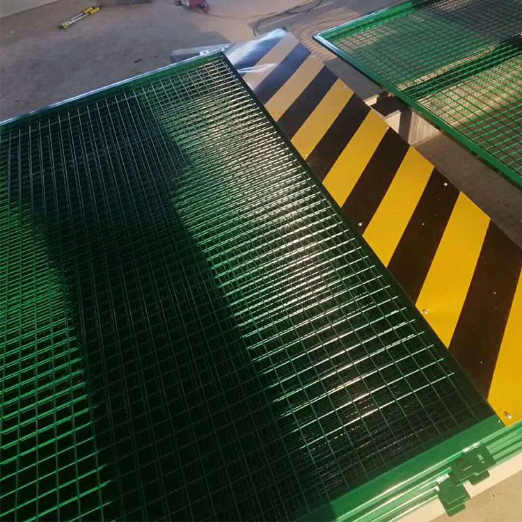 咸阳基坑护栏绿色丝网围挡工地道路施工临时隔离护栏网基坑围网厂家直销