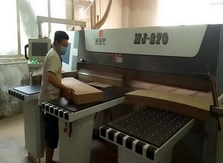 全自动木盒包装开料锯 工艺礼品盒裁板锯 密度板自动裁切锯高效率锯切安全省人工