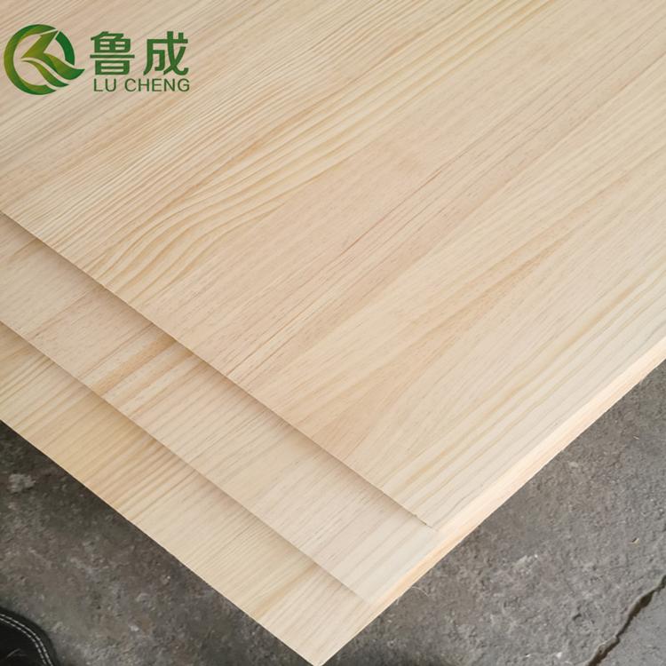 厂家直销辐射松直拼板新西兰松直拼板家具定制UV漆2440*1220*40mm