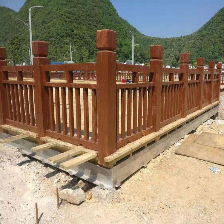 公园防腐木护栏批发 防腐木护栏厂家 款式多样 欢迎订购