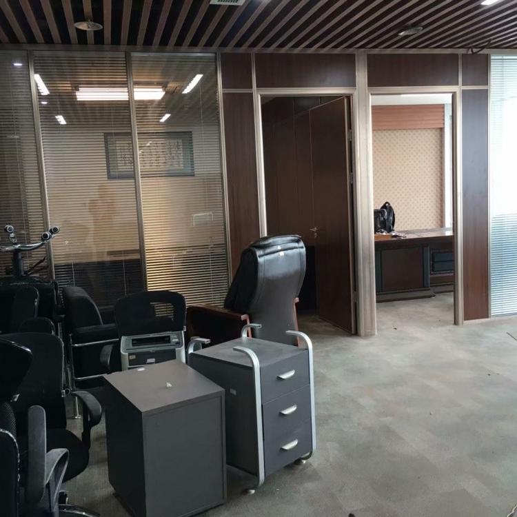 四川自贡办公室玻璃隔断厂家自贡玻璃隔断墙哪家好自贡酒店隔墙移动屏风卫生间隔断生产厂家