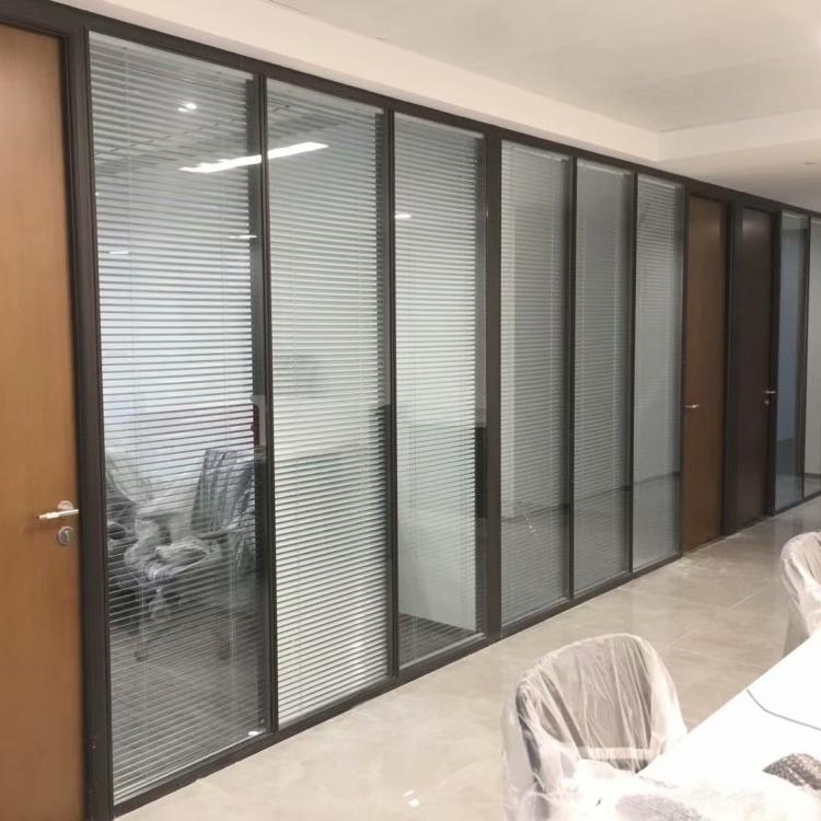成都专业设计单层玻璃隔断墙 可定制加工铝合金隔断 办公室专用隔断