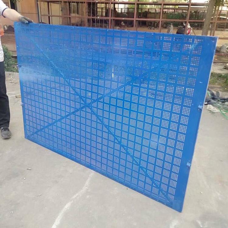 云南省 蓝色圆孔自动冲孔爬架网现货工地安全防护镀锌板爬架网