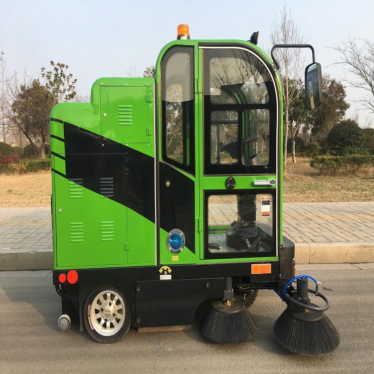 郑州现货供应驾驶式扫路车质量保证