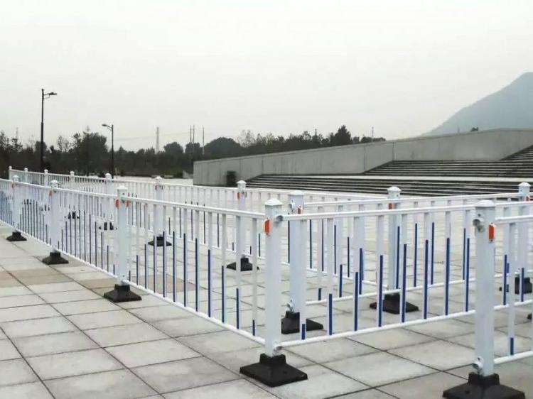云南昆明 护栏 围栏 栅栏 围墙栏杆 锌钢铁铸铁铝艺铝合金 室户外绿化带道路阳台   量大从优