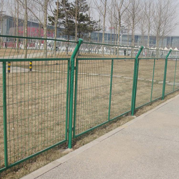 云南省 厂家定制护栏网 院墙小区车间道路框架护栏网 高速框架护栏