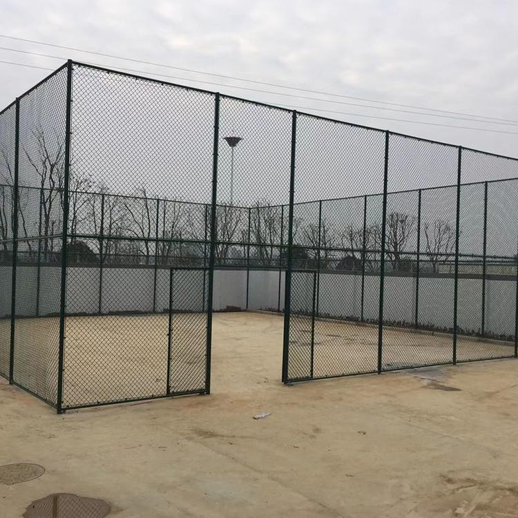 云南省 篮球场围栏网 浸塑球场护栏 勾花护栏网 厂家