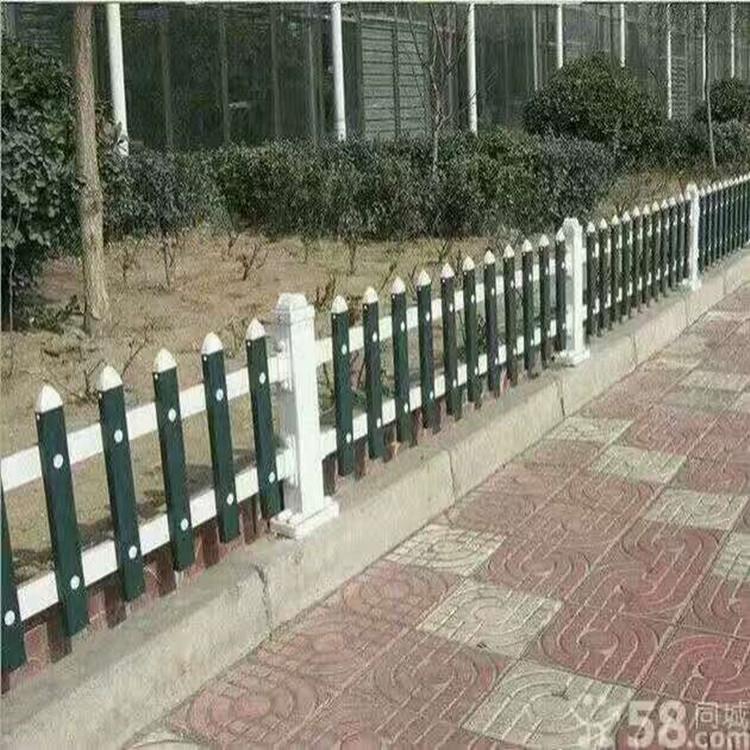pvc护栏草坪护栏_景冠金属_pvc草坪护栏_推荐厂家