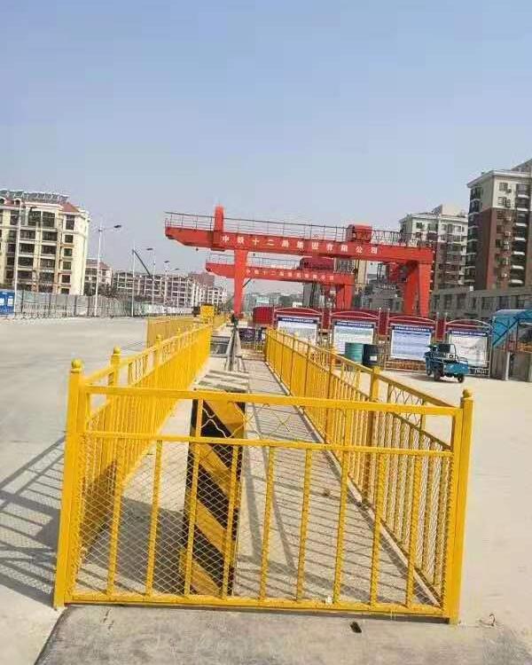 锌钢防护围挡护栏-镀锌静电喷涂建筑施工防护隔离基坑护栏_地铁工地移动临边基坑护栏
