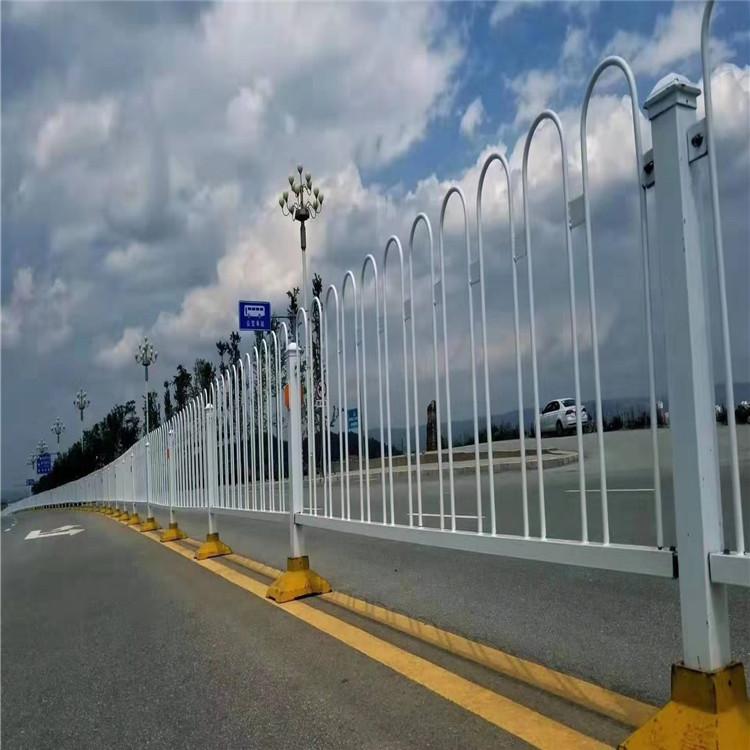 厂家批发京式护栏_公路隔离栏_U型道路护栏_防护栏_隔离栏