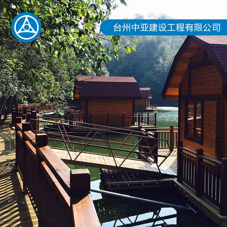 供应水上浮筒游泳池生产商 中亚水上工程 观光平台水上木屋设计