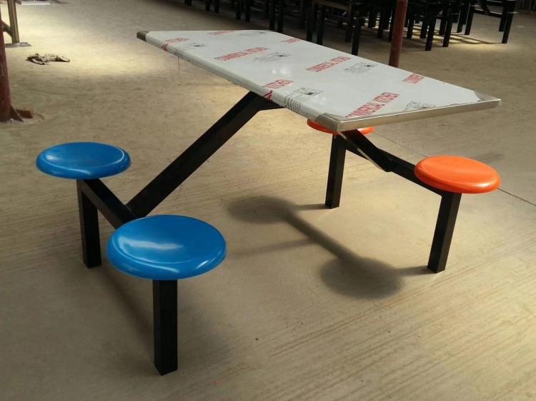 烤漆连体餐桌椅厂家直销专业学校餐桌椅厂家直销玻璃钢餐桌椅 快餐店餐桌椅 小吃店餐桌椅以及户外广场餐桌椅结实耐用易打扫