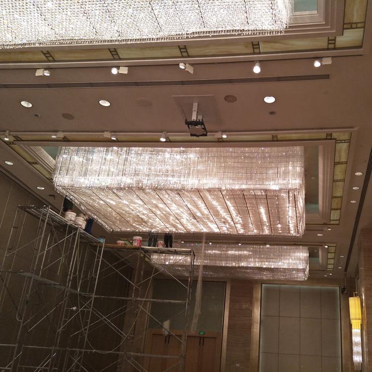 西安清洁酒店会所水晶灯具,清洁安装别墅灯具