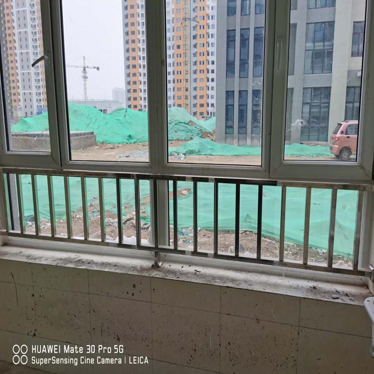 青岛不锈钢围栏  不锈钢道路护栏  不锈钢护栏加工 详情咨询