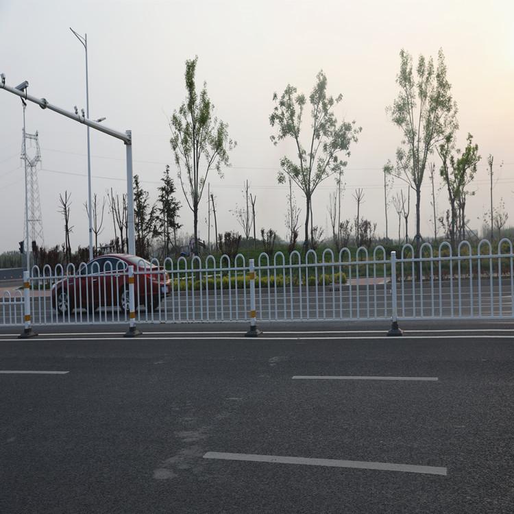 河北防撞护栏  隔离围栏  城市道路护栏出售 量大价优