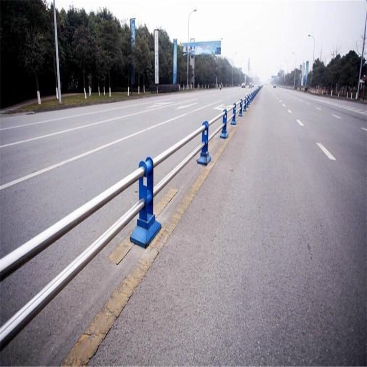 山东道路护栏  公路护栏  道路防护栏出售 价格实惠