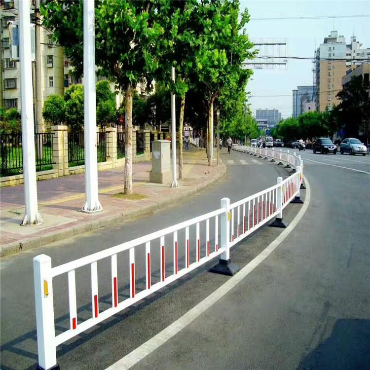 山东道路护栏  公路护栏  道路防护栏定制 价格实惠