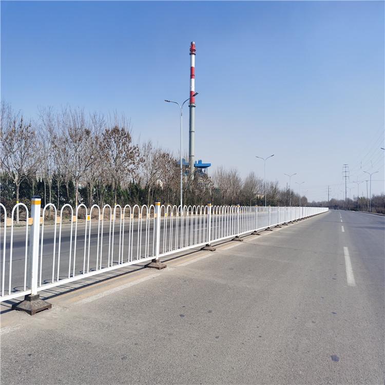 内蒙道路围栏  市政护栏  公路防护栏加工
