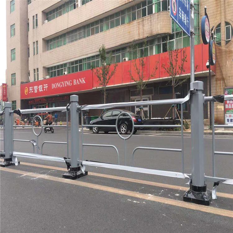 大量批发道路围栏  市政护栏  公路防护栏订购 量大价优