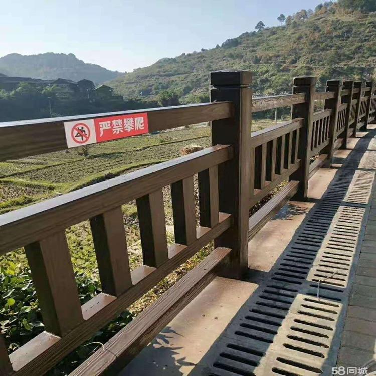 山东仿木护栏  仿木栏杆 仿木围栏厂家 量大价优