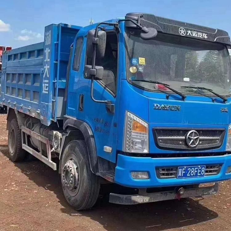 蓝牌大运自卸车 前顶90轮胎 手续齐全