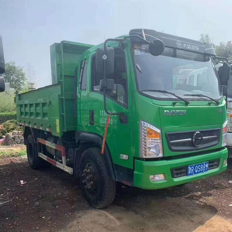 蓝牌大运征途自卸车 前顶90轮胎 个人户带登记证书