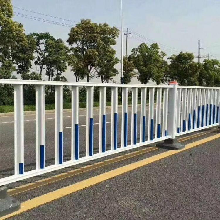 市政护栏厂 市政防护栅栏 道路市政护栏网 铁路围栏隔离栅