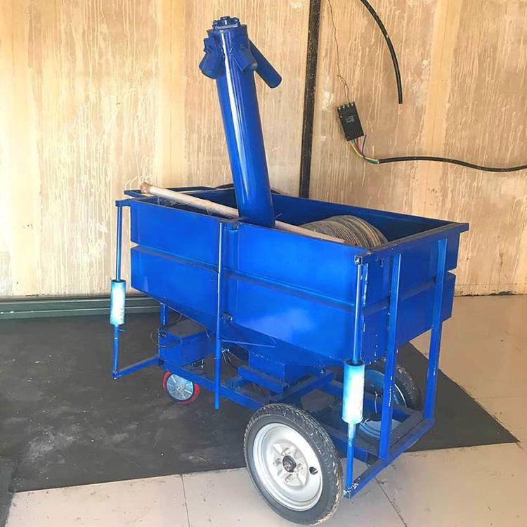山东养鸡上料机供应商 山东多面体批发全蛋鸡肉鸡养殖专用上料车