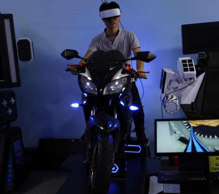 VR动感摩托车VR模拟驾驶VR专属定制VR加盟体验店乐阳科技