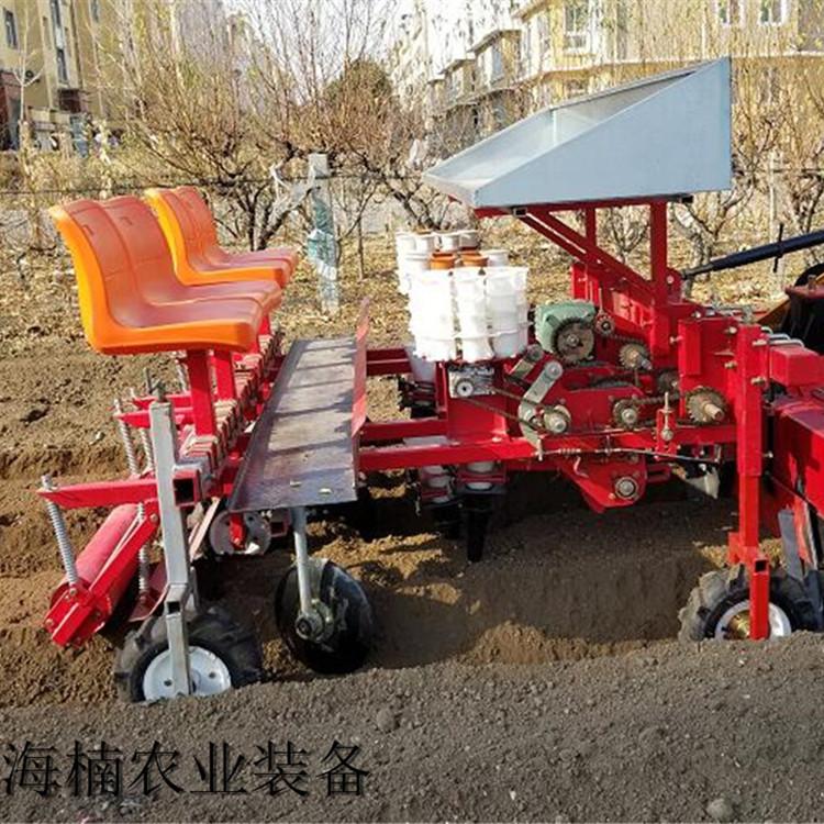 厂家直销的蔬菜移栽机 移栽机出售 青州蔬菜移栽机