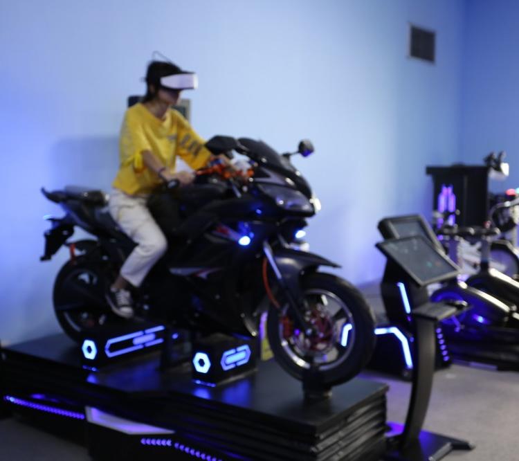 VR动感摩托车VR模拟驾驶摩托车VR摩托车模拟器设备VR厂家体验设备乐阳科技