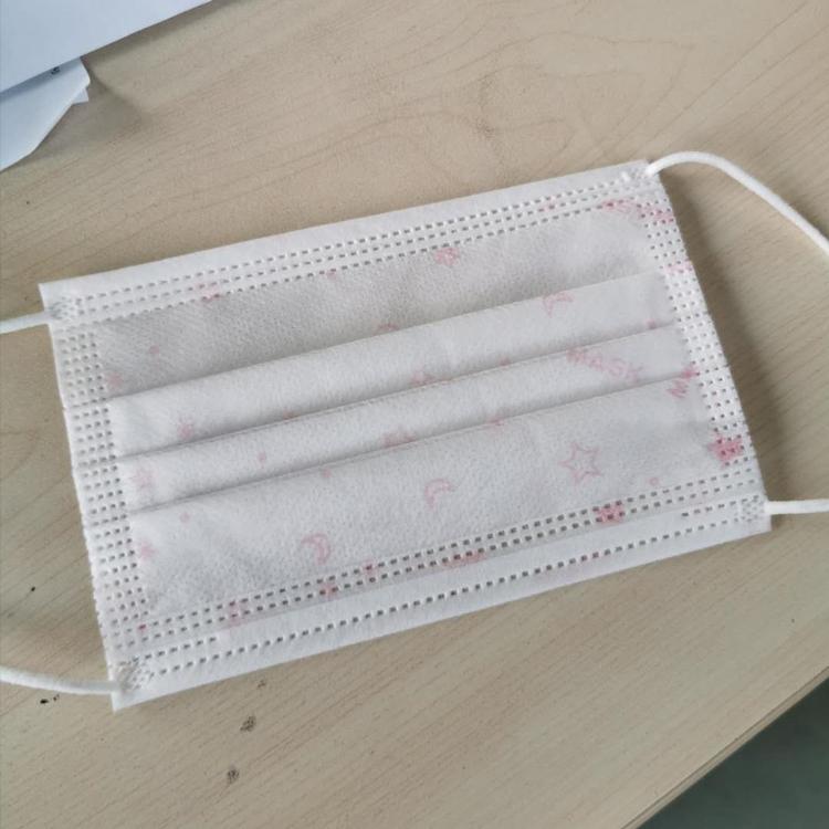 现货包邮速发高品质熔喷布 儿童一次性口罩3层防护过滤防尘飞沫