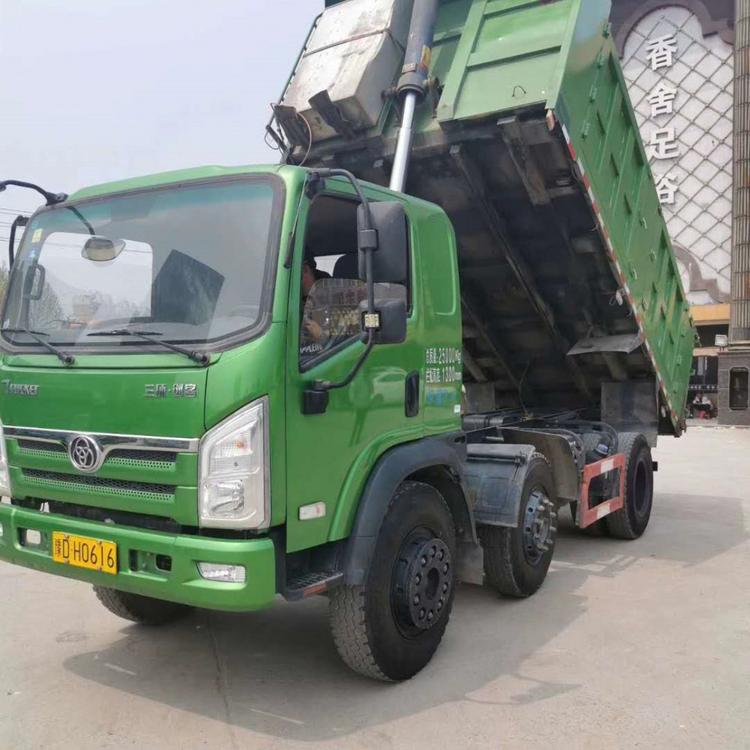6.8米平板后翻 原厂带环保蓬 工程翻斗自卸车