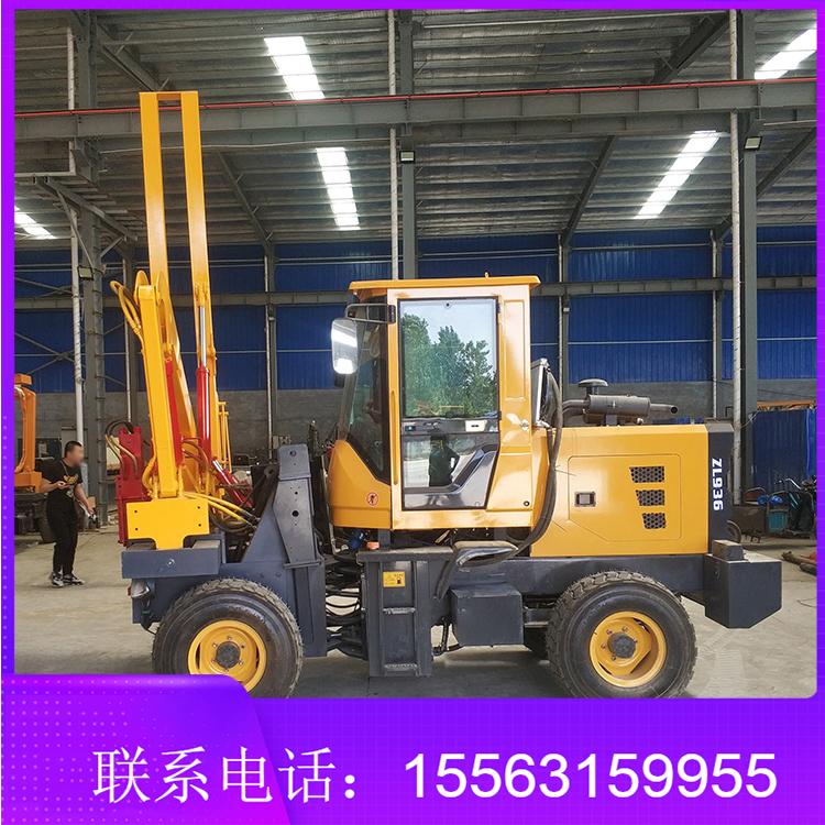 装载机改装护栏打桩机 防撞护栏打桩机 四轮全液压打桩机