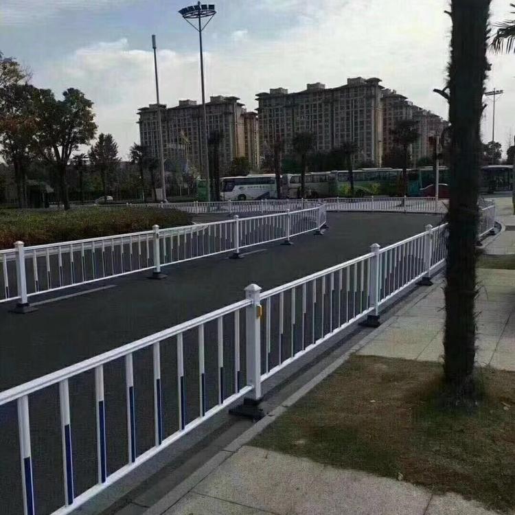 市政护栏网厂家批发商 道路中央隔离护栏
