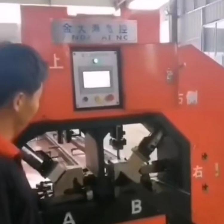 液压数控冲孔机 全自动数控液压冲孔机 不锈钢数控冲孔机