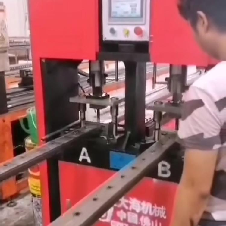 爬架立杆高速冲孔机 爬架数控冲孔机 爬架立杆冲床