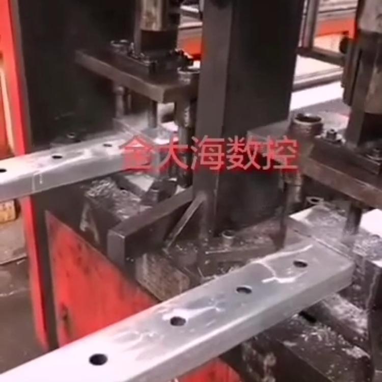 爬架方管高速冲孔机 方管冲孔机 爬架方管冲孔机