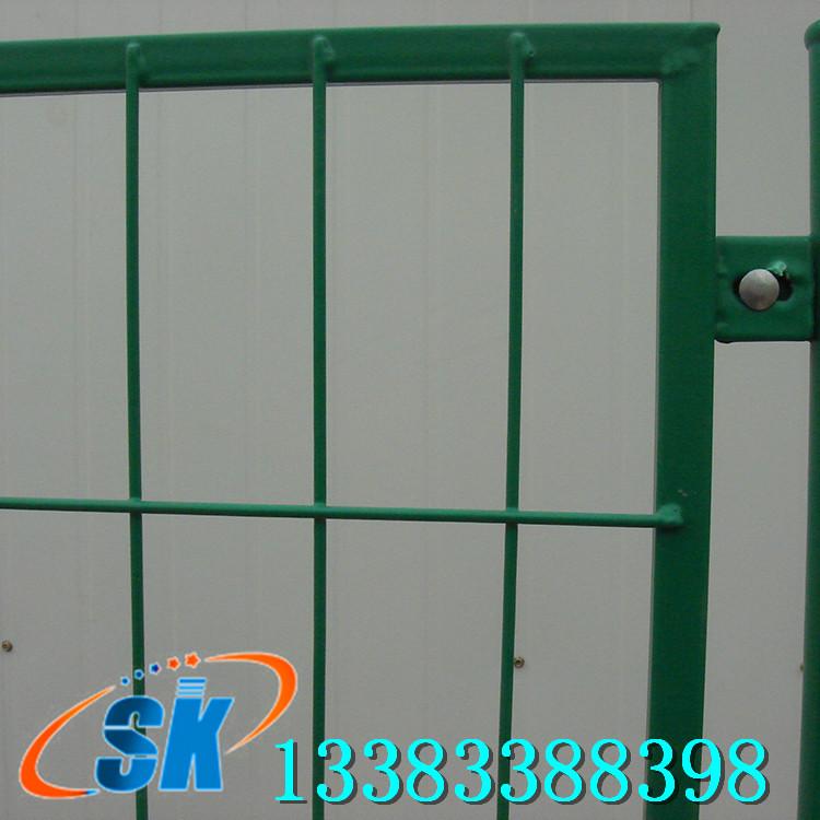 铁丝网围栏家用养殖钢丝网片隔离网户外防护网栅栏厂家