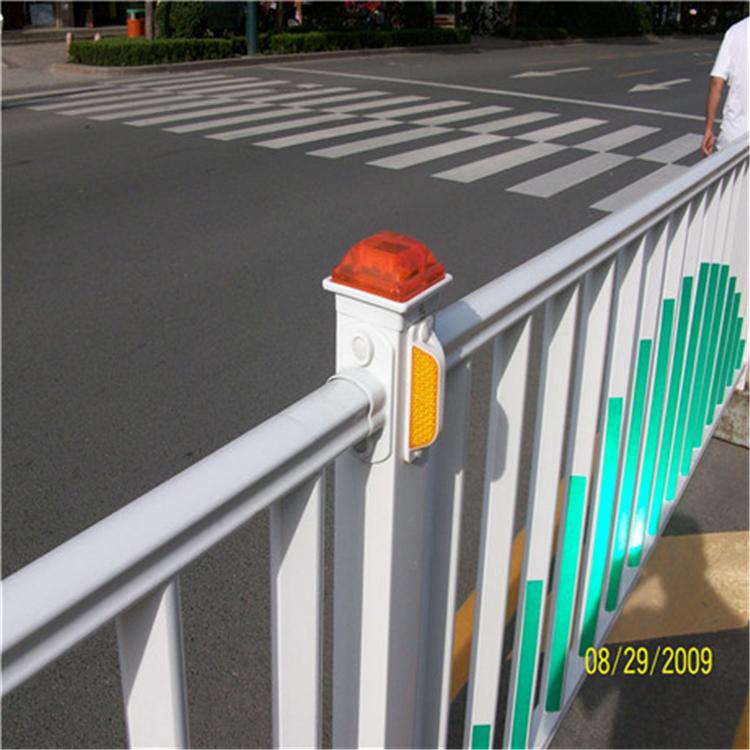 道路护栏 隔离护栏 京式护栏厂家直销 市政安全护栏道路隔离网