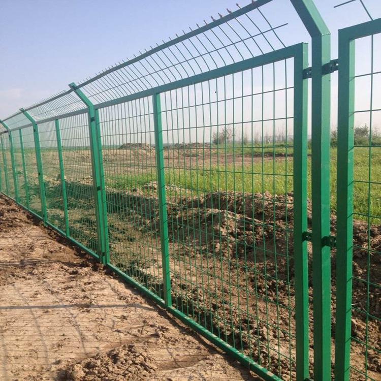 渭南澄县框架护栏网公路铁路圈地防护网隔离护栏网边框护栏网厂家直销报价护栏网价格