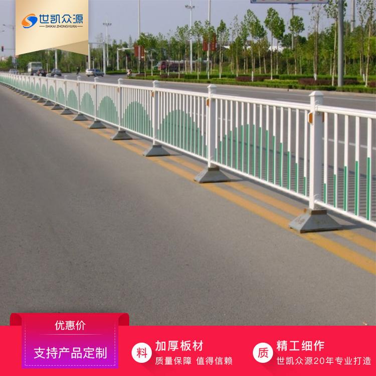 深圳城区道路护栏隔离小区挡车防撞锌钢护栏锌合金静电喷涂护栏人行道护栏喷塑护栏交通设施围栏厂家现货