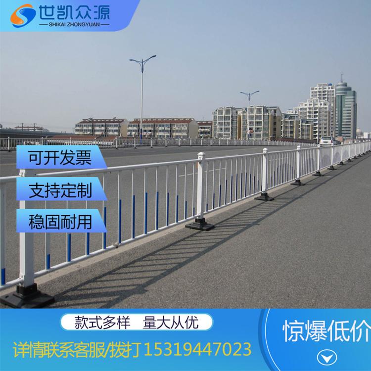 甘肃城区乡下公路隔离护栏围挡人行道城市道路分隔栏人车分流管制隔离栏景区车站人行道护栏交通设施围栏