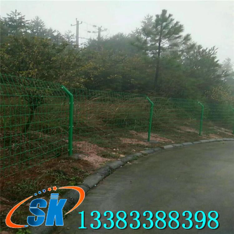 厂家直销高速公路护栏网双边丝护栏网厂区铁丝网围栏果园养殖钢丝网隔离网