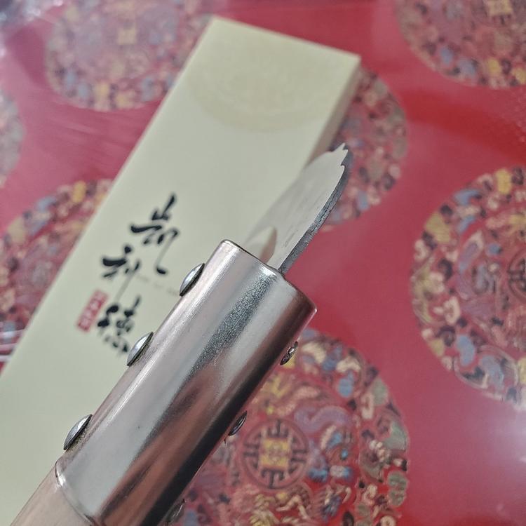 家用长柄镰刀价格  一体工艺、使用牢固刀身背一体锻造成型