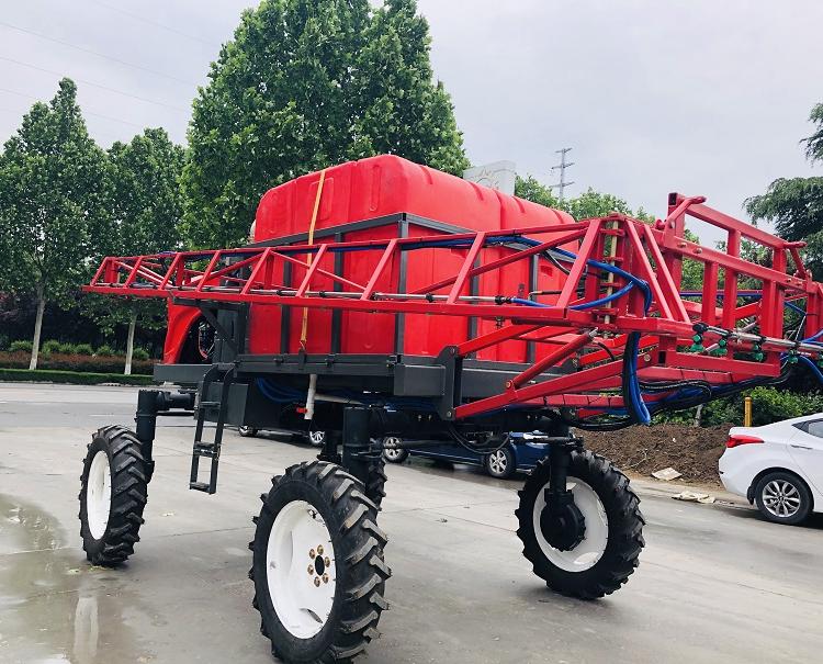款新款机型    山东迈特智能科技有限公司   1500L药箱 后置喷杆（前后可互换）