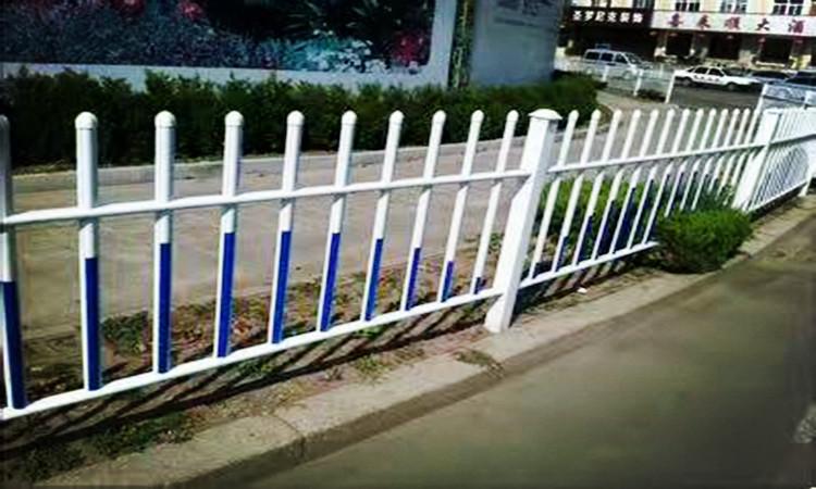 直销锌钢市政护栏_城市马路道路隔离栏_工厂中央隔离安全护栏_市政交通防眩目护栏