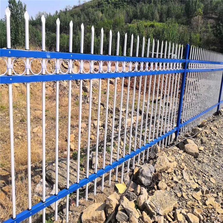 济宁锌钢护栏  锌钢围栏  锌钢草坪护栏订购 详情咨询